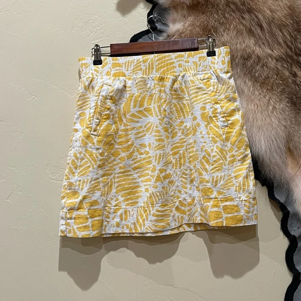 Loft Medium Petite Yellow White Leaf Skirt Tropical Vacation Resortwear Summer
